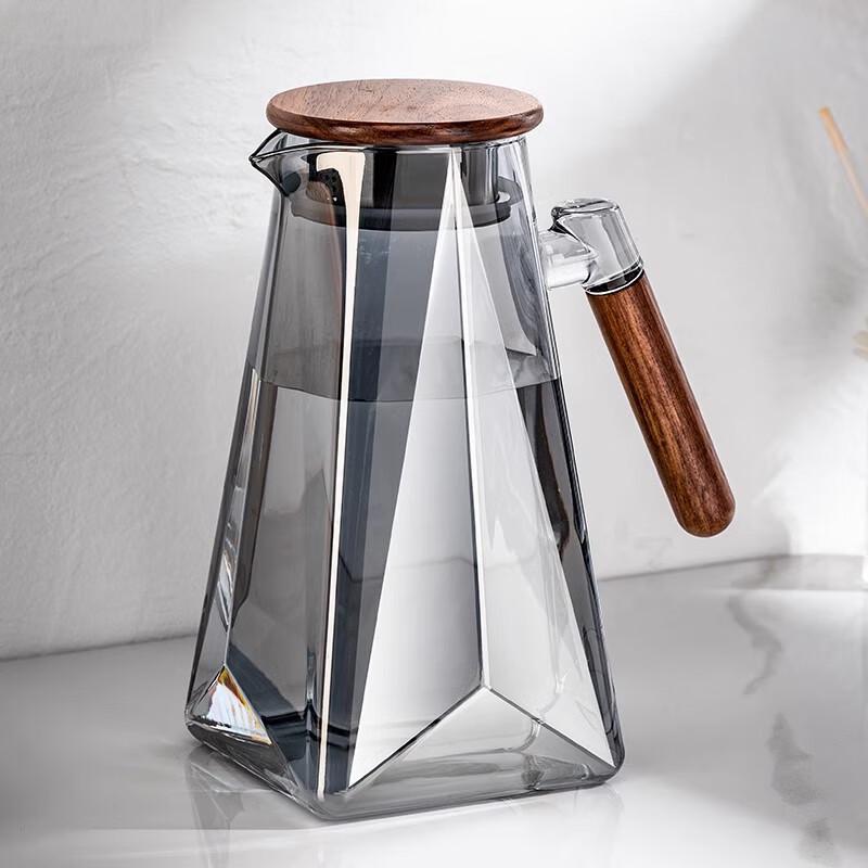 Walnut Wood Handle High Borosilicate Glass Cold Water Pitcher
