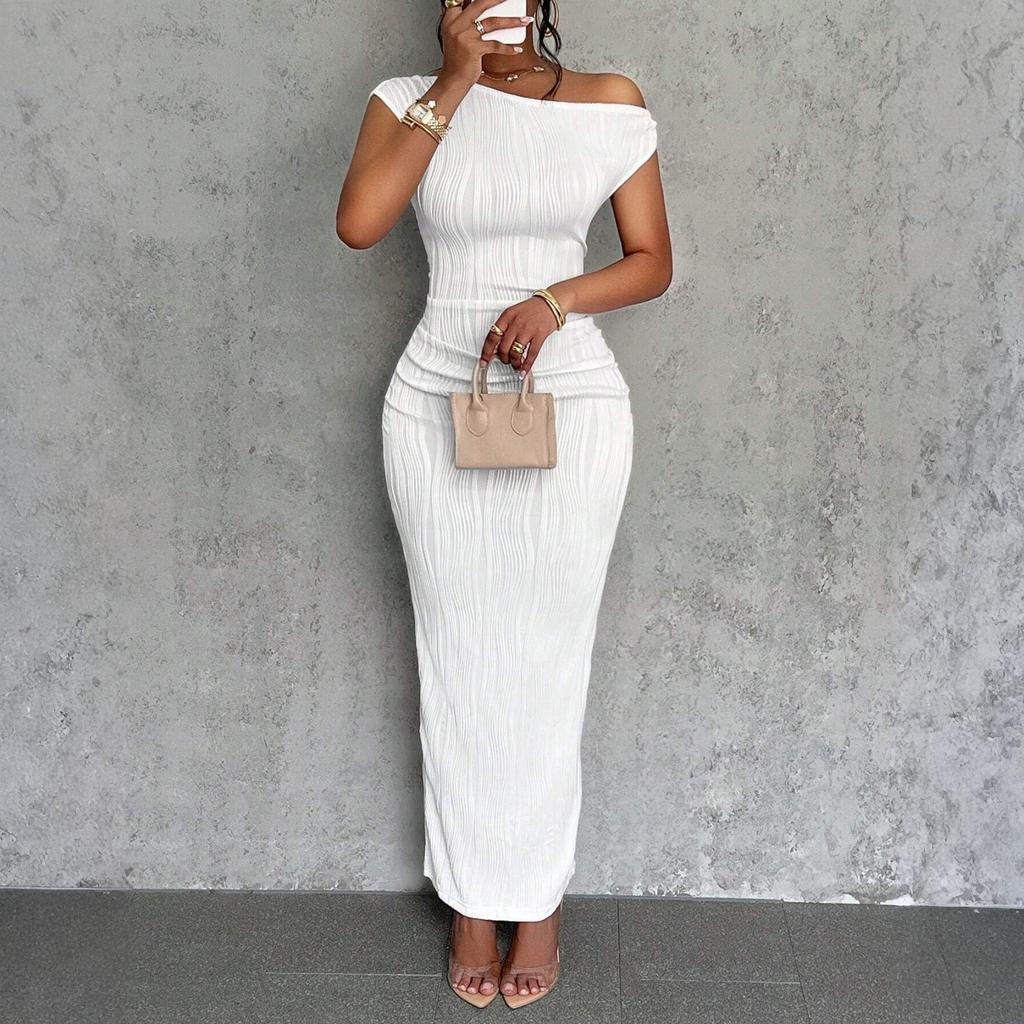 Women's Summer Fashion Solid Color Sloping Shoulder Slim Fitting Date Party Dress