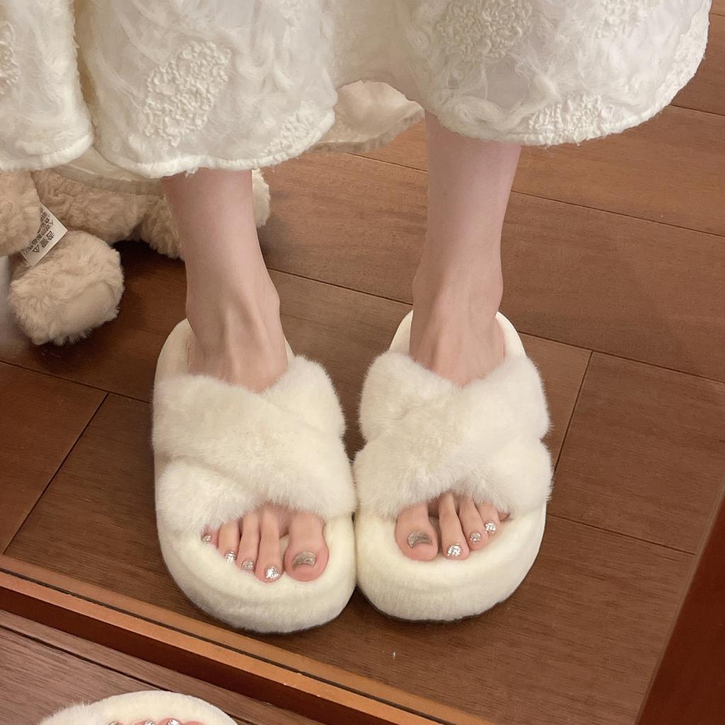 Flauschige Pantoffeln mit gekreuzten Riemen für Damen zum Tragen im Freien Herbst und Winter neu dicksohlig erhöht rutschfest Plüsch Baumwollpantoffeln