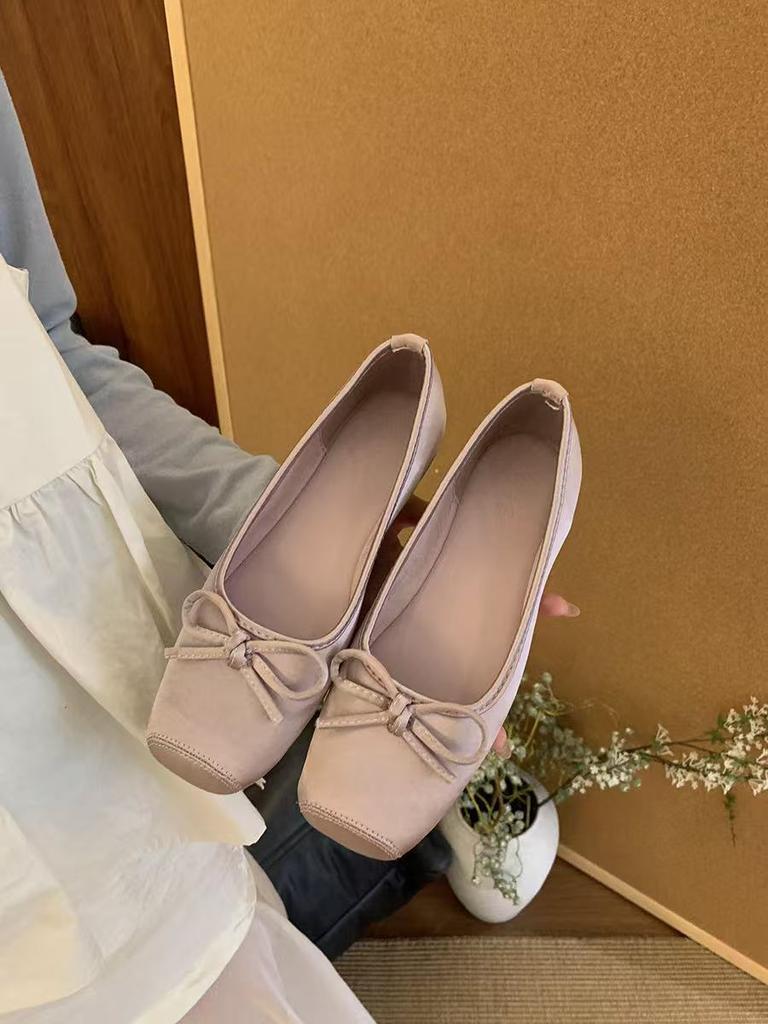 Xiaoxiangfeng Korean Version Bow Light Low Heel Single Shoes Women's Spring and Summer 2025 New Velvet Square Head Doudou Shoes