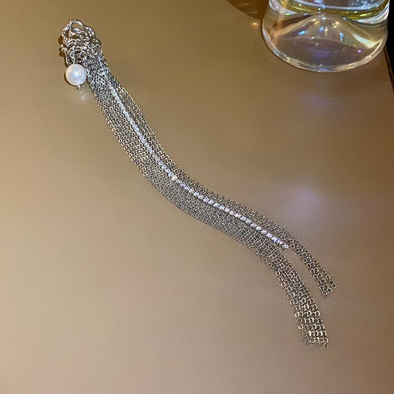 Diamond-encrusted pearl tassel long ear bone clip European and American fashion cold wind earrings high-end versatile earrings women
