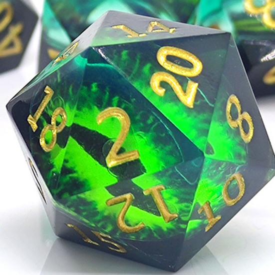 7 Teile/satz Grün Drachen Auge Würfel Vintage Tragbare Mini Klare Goldene Zahl Scharfe Kante Lustige Harz Polygonale Brettspiel Würfel prop