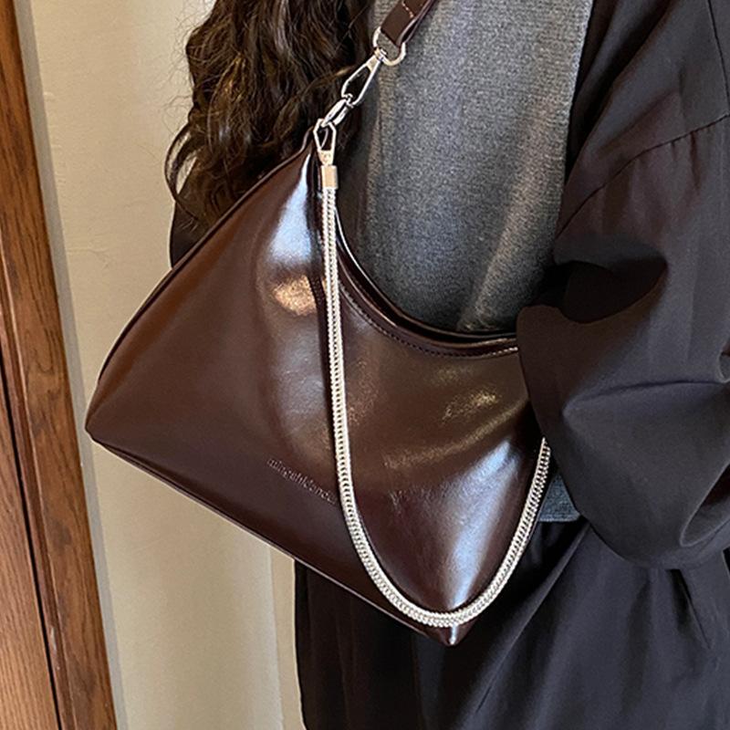 Underarm Bag Women's 2025 Autumn New Foreign Style Fashion Niche Design Shoulder Bag Bright Face Versatile Messenger Bag