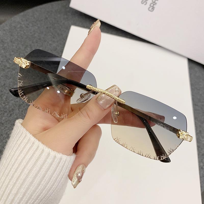 Cheetah Frameless Retro Square Leopard Head Metal Sunglasses for Women with Starry Design