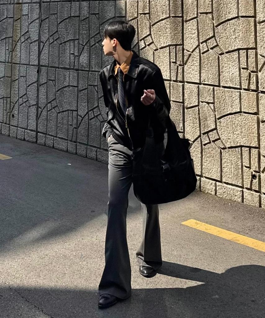 Leathery Buckled Cotton Crossbody Tote Bag [Black]