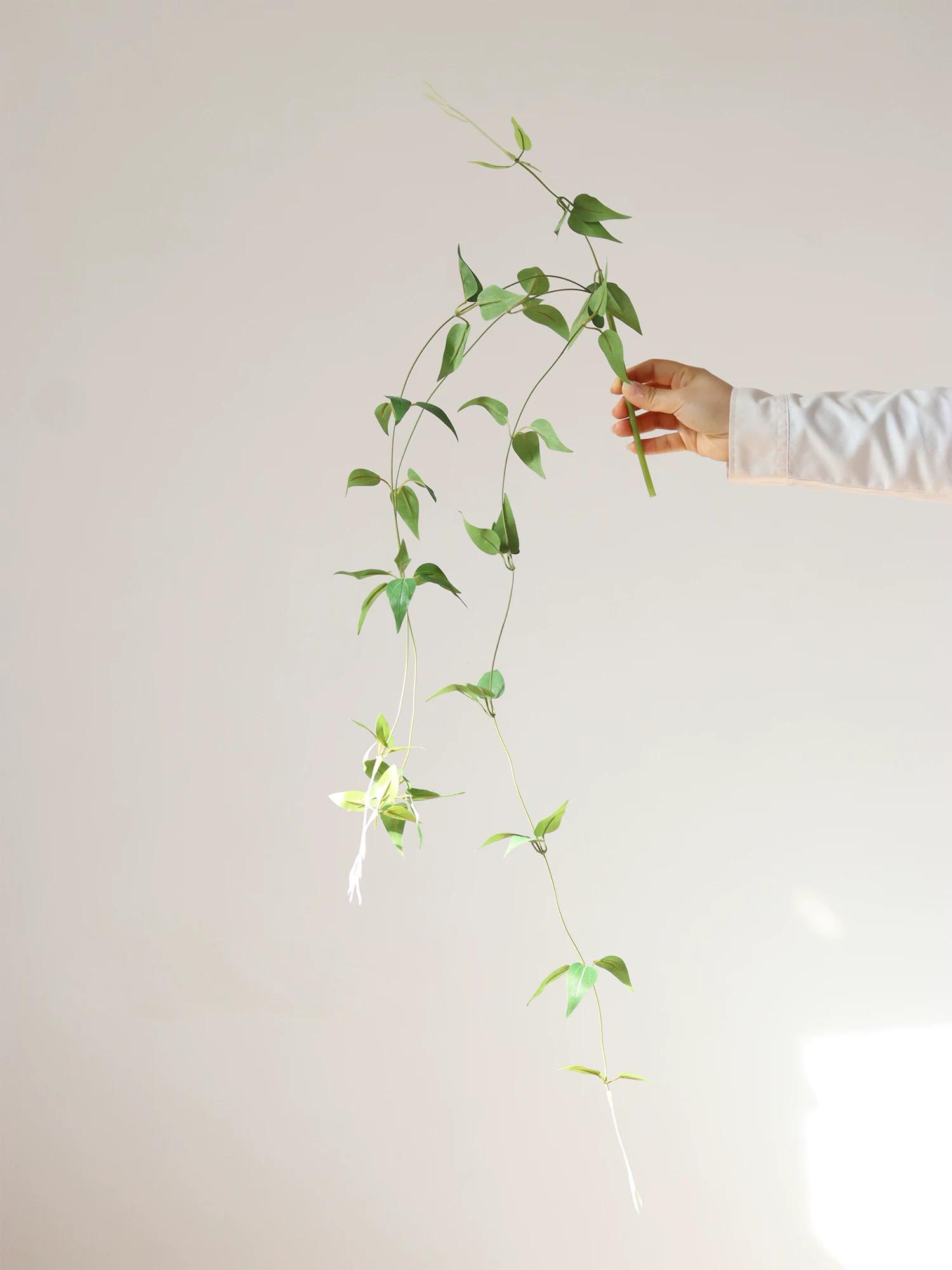 

Искусственные декоративные листья Клематис Ротанг Настенное украшение Подвесные зеленые листья Домашний интерьер Зеленая стена 1pc