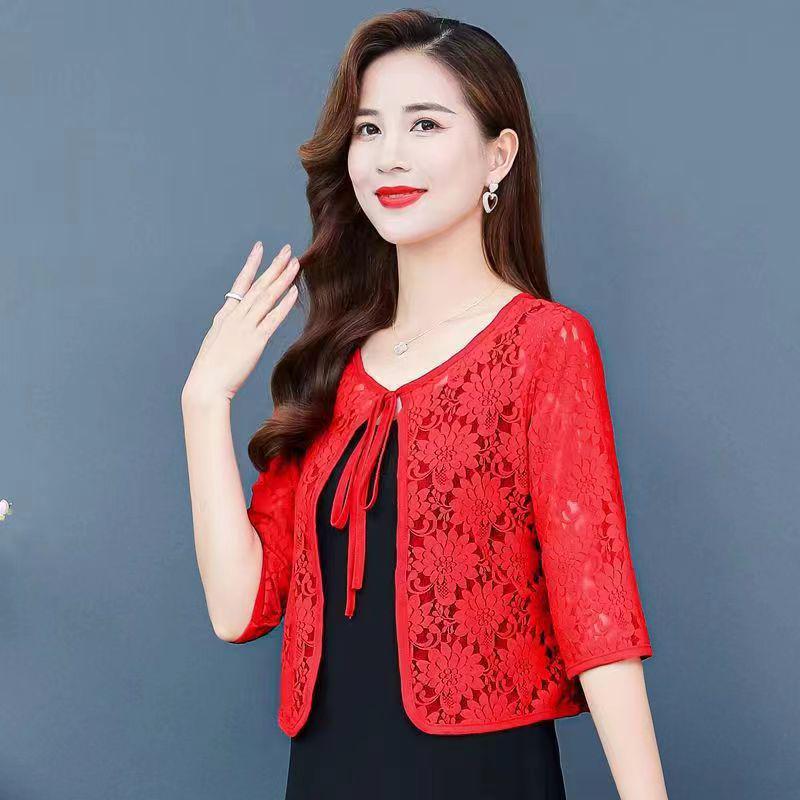 2024 Women's Lace Hollow-Out Short Shawl - Slimming, Versatile Sun Protection for Spring/Summer/Autumn