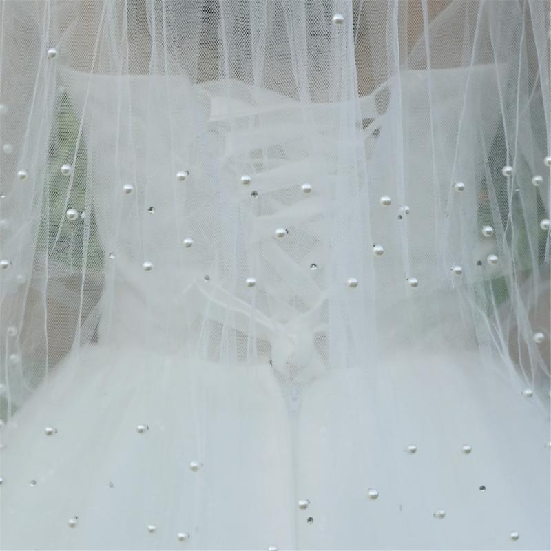 Luxurious Beadwork Pearls Decors Wedding Veil Tulle Bride Veil with Comb For Bridal Shower and Bachelorette Parties