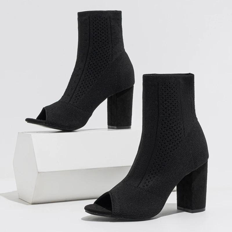 Mode Eilyken Neues Design Peep Toe Bequemes Stretchmaterial Damen Stiefeletten Sandalen Frühling Quadratische Hohe Absätze Party Damenschuhe