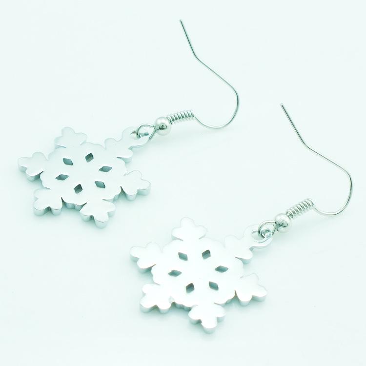 2018 European & American Fashion Snowflake Christmas Earrings - Stylish Holiday Accessories