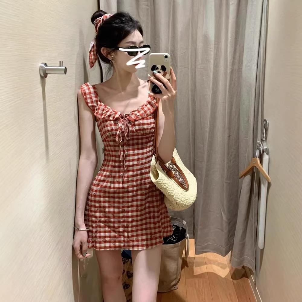French temperament red plaid sleeveless dress children's summer new small thin waist skirt