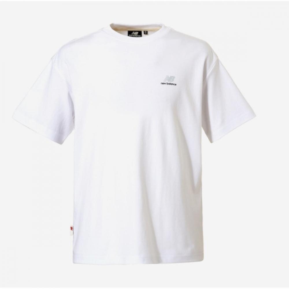 

New Balance Shorts Club Graphic Tee Nbnedb2423 10 30 1.NBNEDB2423 10/95