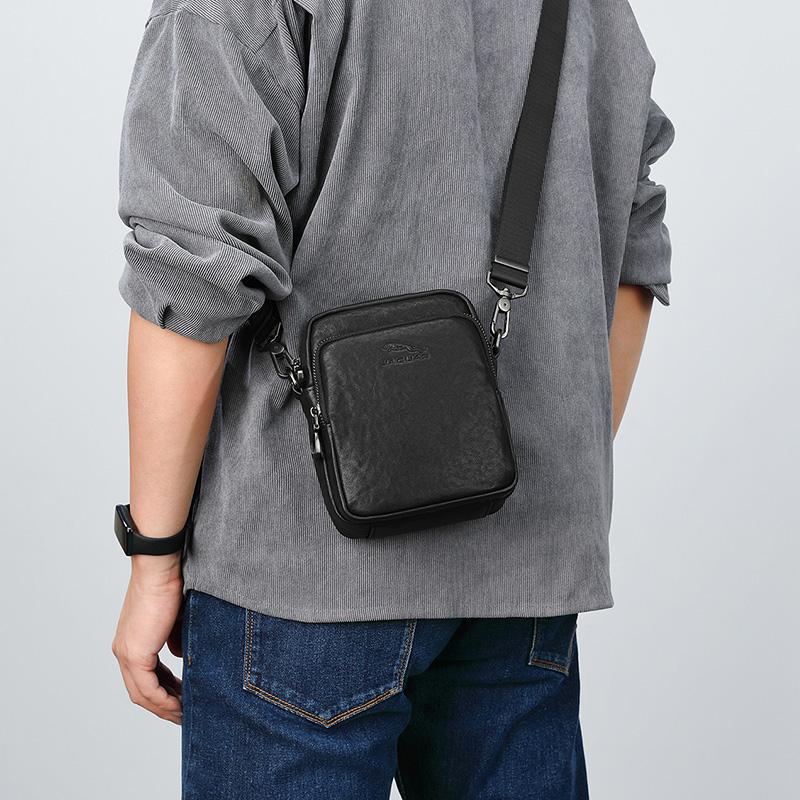New JAGUAR Cow Leather Shoulder Bag Men's Black JX1230241201