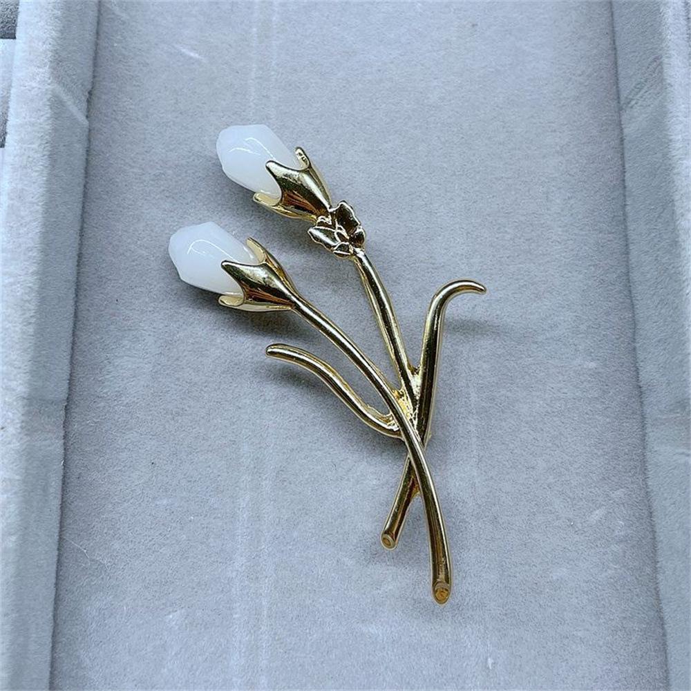 Gold-Plated Magnolia Brooch with Imitation Jade, Ethnic Style Cheongsam Hanfu Women's Accessory Pin