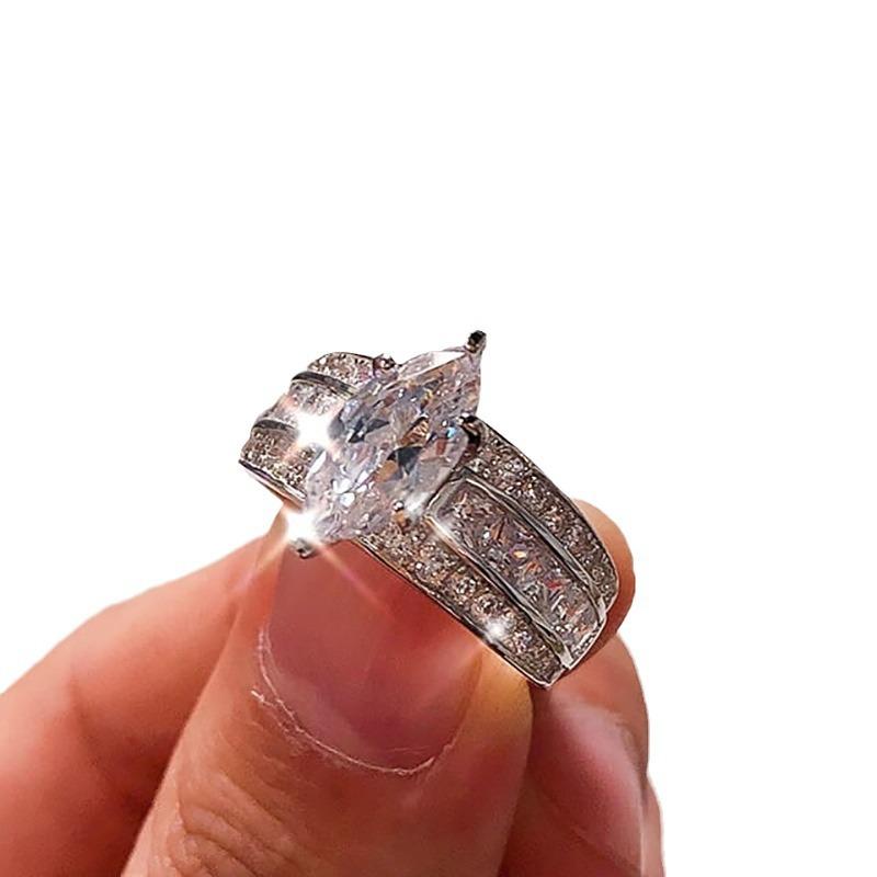 Fashion Ring, Inlaid Domineering Horse Eye Lady Ring, Creative Ring