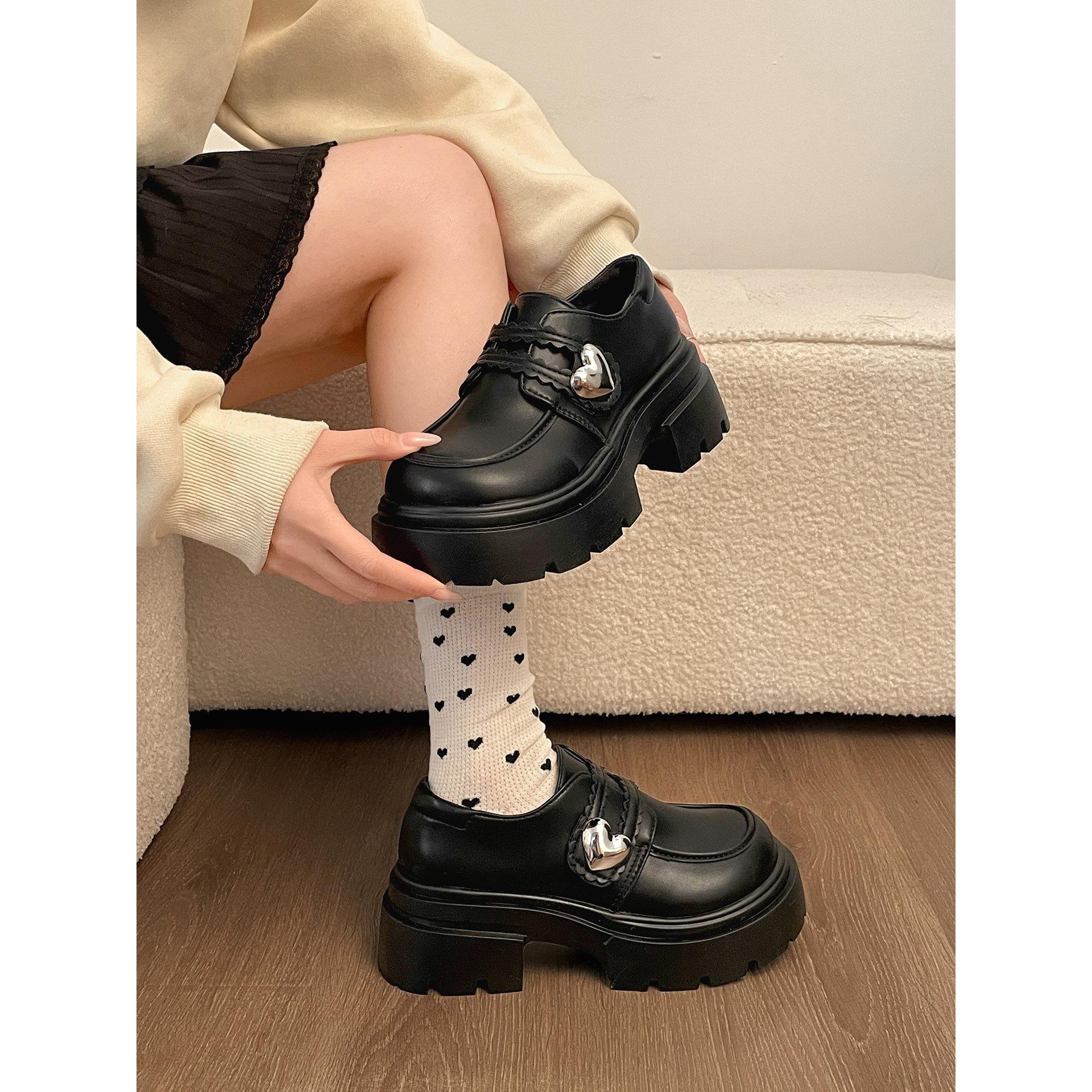 

Black British style platform small leather shoes 2026 spring and autumn retro height-increasing skirt loafer single shoes 39 бежевий