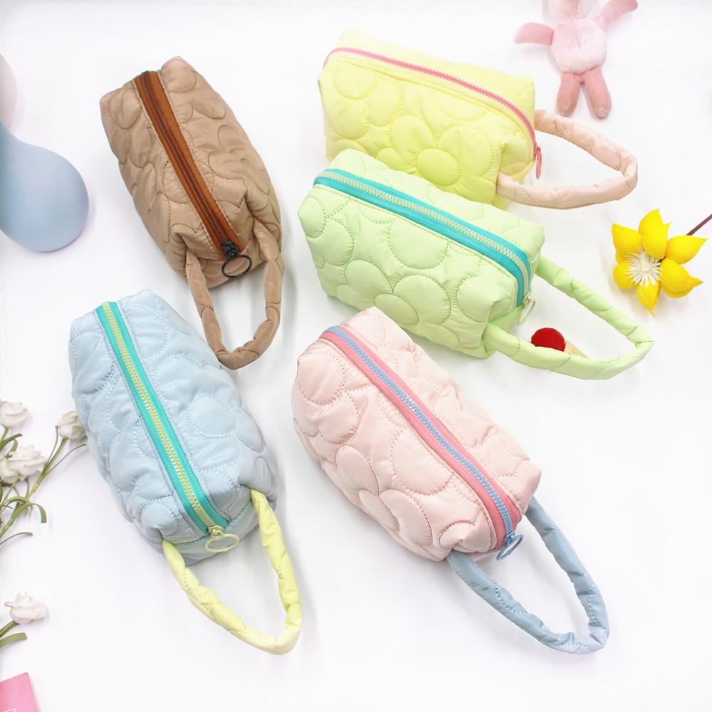 Large Capacity Makeup Bag With Breathable Polyester For Womens Daily Use