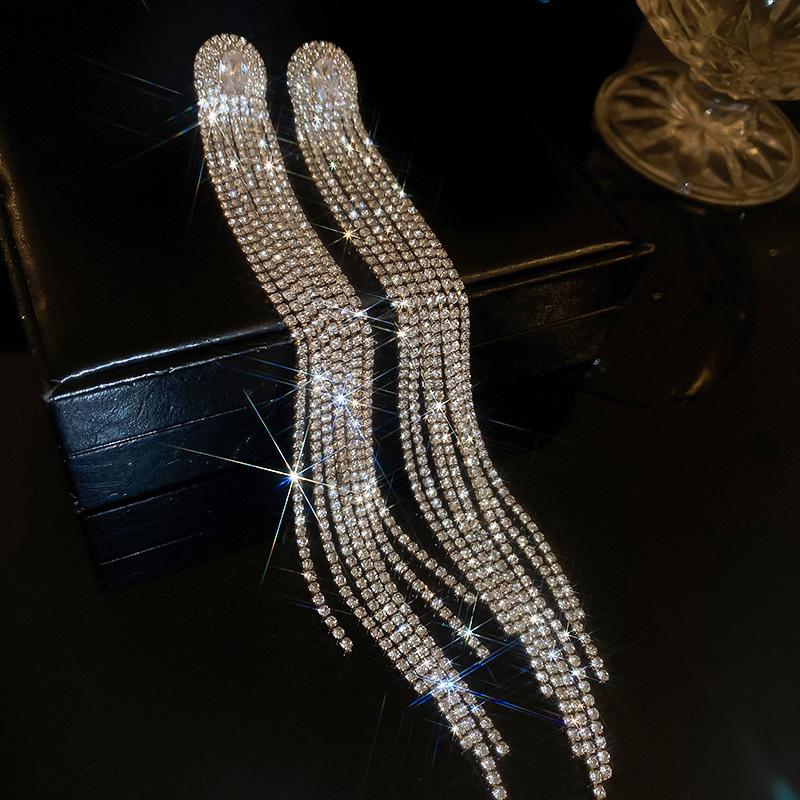 Luxury Spider Web Drop Tassel Earrings with Inlaid Diamonds