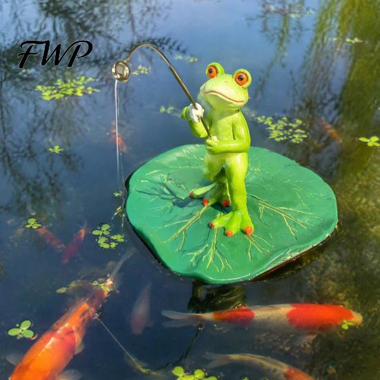 Pond Water Surface Decor Floating Frog Statue, Lotus Leaf Fishing Figurine, Cute Resin Miniature Statue Ornament for Fish Tank Aquarium Garden