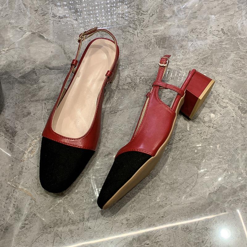 Xiaoxiangfeng Baotou sandals are popular in spring and summer. The new mid-heel color matching buckle thick heel single shoes are empty high heels.