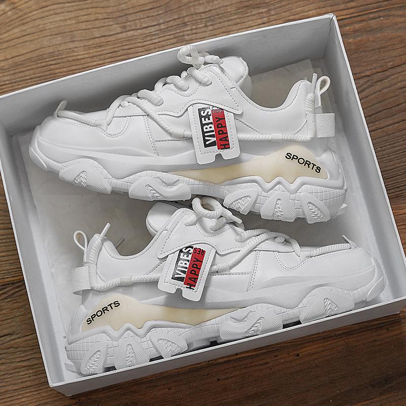 

Мужская обувь 2025 года, новая весенняя молодежная кожаная поверхность, тренд, универсальная повседневная спортивная обувь на платформе для мужчин 39 белый