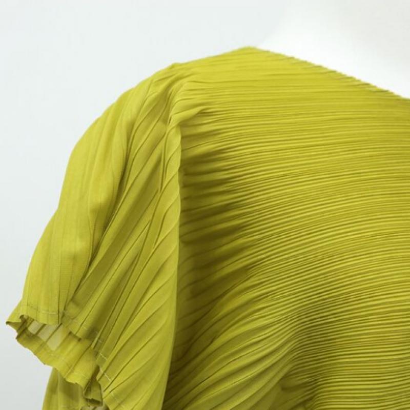 Shiz Madam Women Pearl Side Wave Pleats Blouse T57101