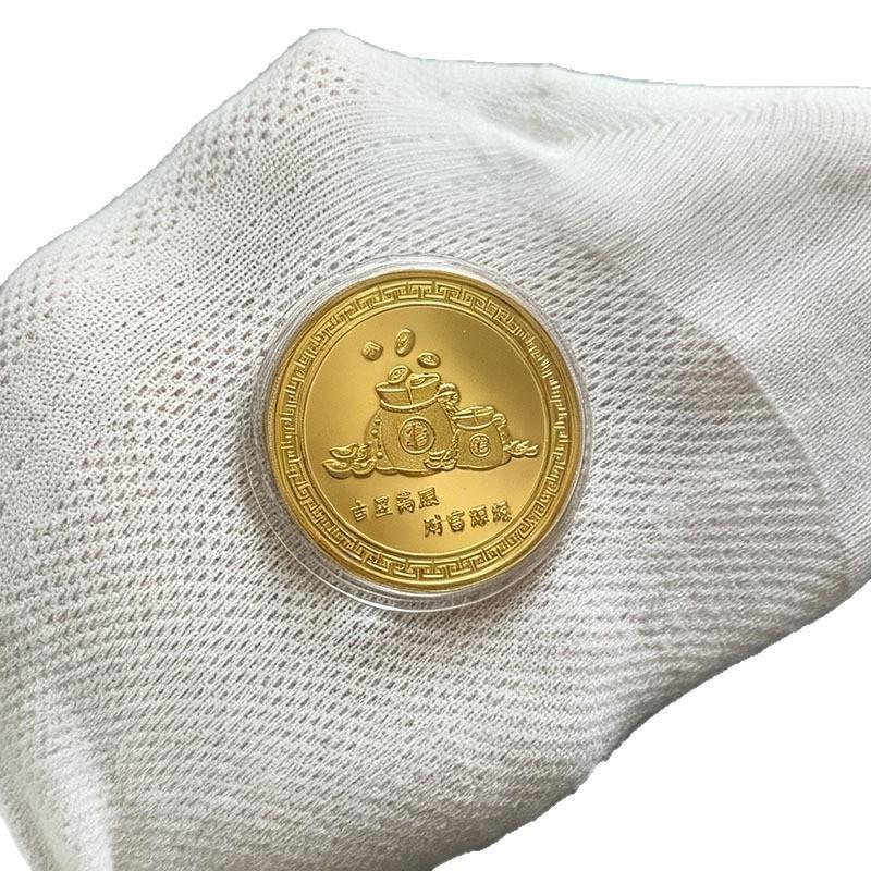 Cat Lucky Commemorative Coin Premium Metal Colored Souvenir Medal for Collection Party Favors Birthday Gift for Cat Lovers