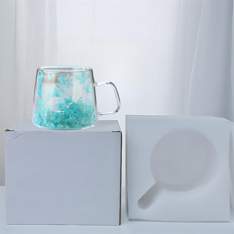 Bunte Trockenblumen-Glasbecher - Dekorative transparente Kaffee-/Teetasse mit eingebetteten floralen Elementen