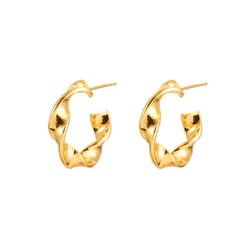Niche Minimalist High-End C-Shape Earrings: Elegant and Versatile Jewelry for Women