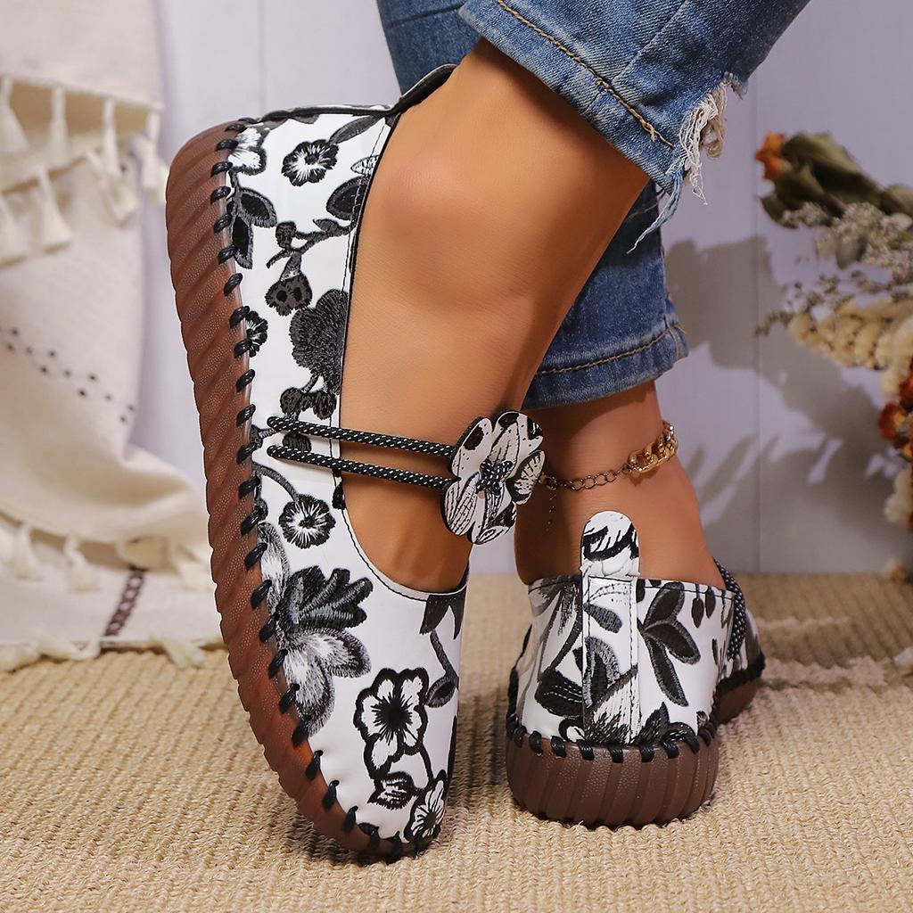New Style Soft-soled Low-top Women's Shoes. New Thick-soled Lazy-style Sneakers.