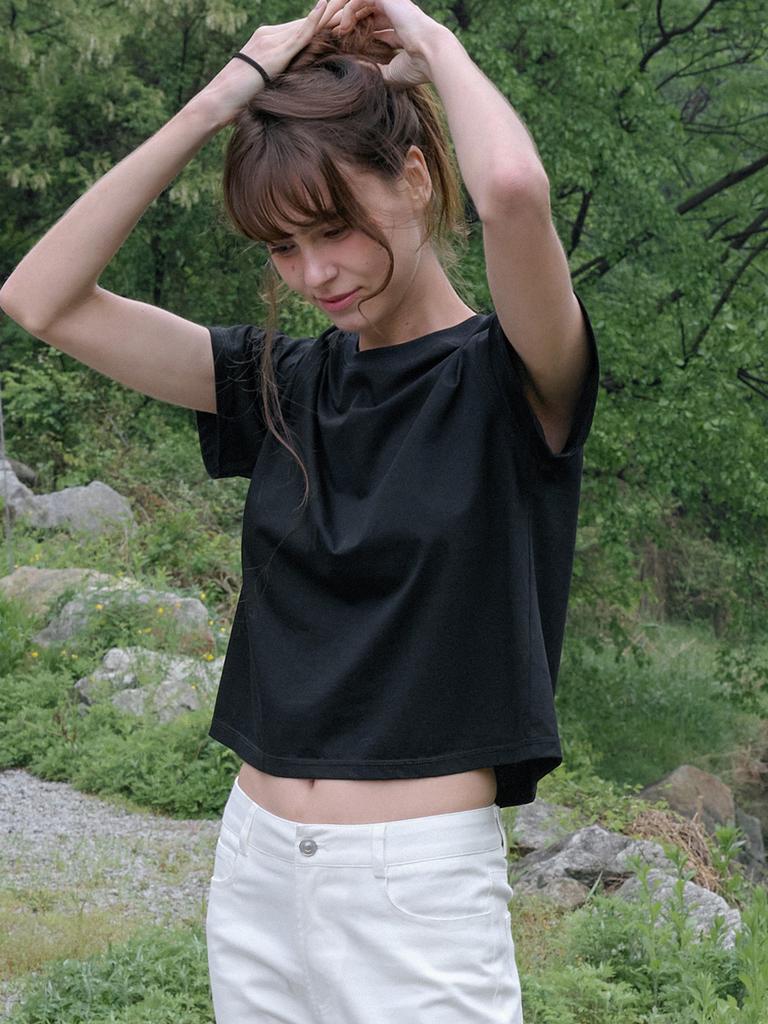 Elssibeui Mini Label Crop T-Shirt_Black