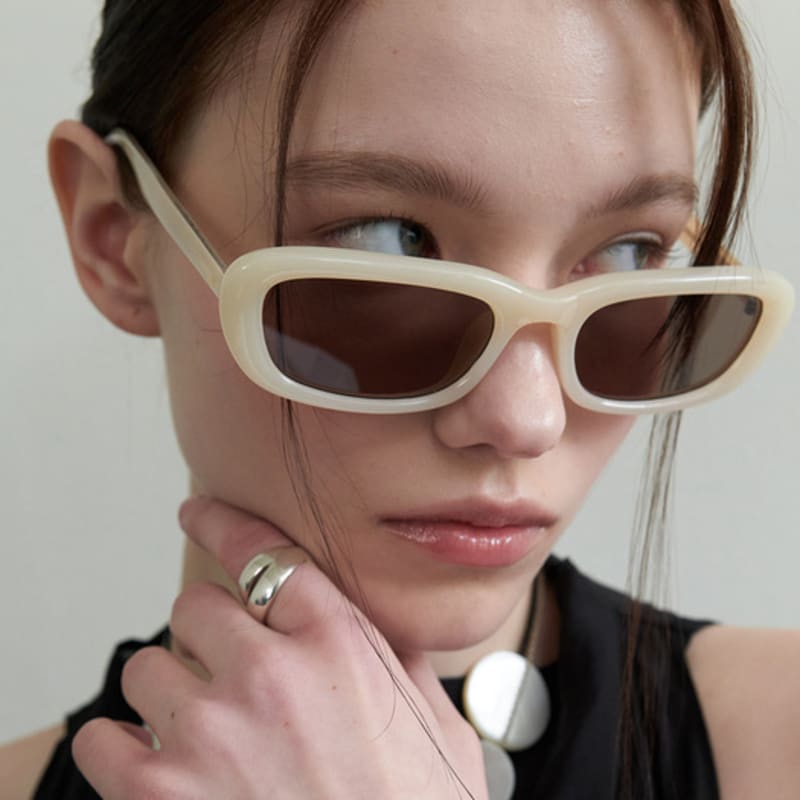 

One Brilliant Vicky-OB521-Beige single type