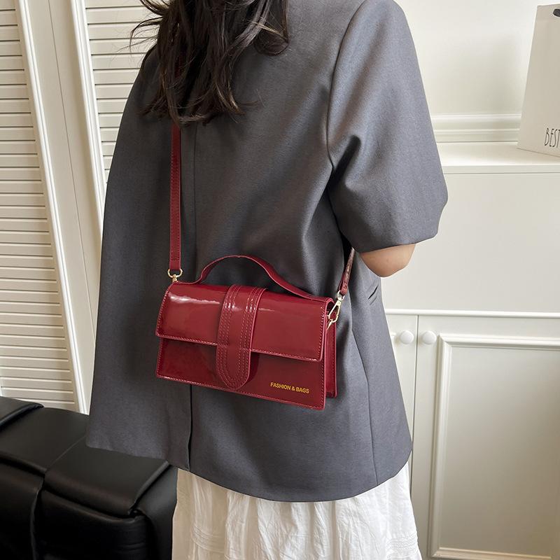 Fashion and Popular Versatile Messenger Women's Bag 2025 New High-end Textured Shoulder Bag Women's Portable Temperament Small Square Bag