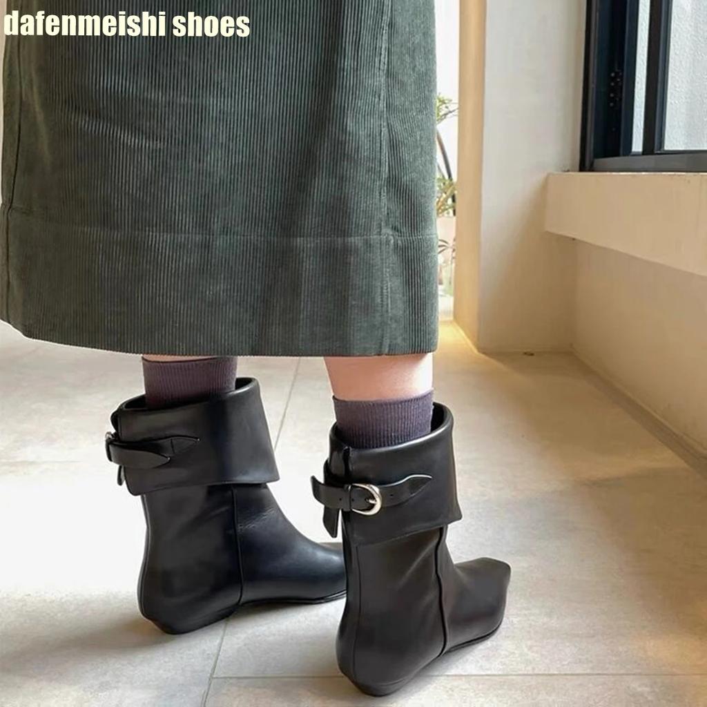 Fashion 2025 Autumn Winter Pointed Toe Flat Sole Boots Western Cowboy Boots Women's Low Heel Belt Buckle Turnover Short Chelsea Boots