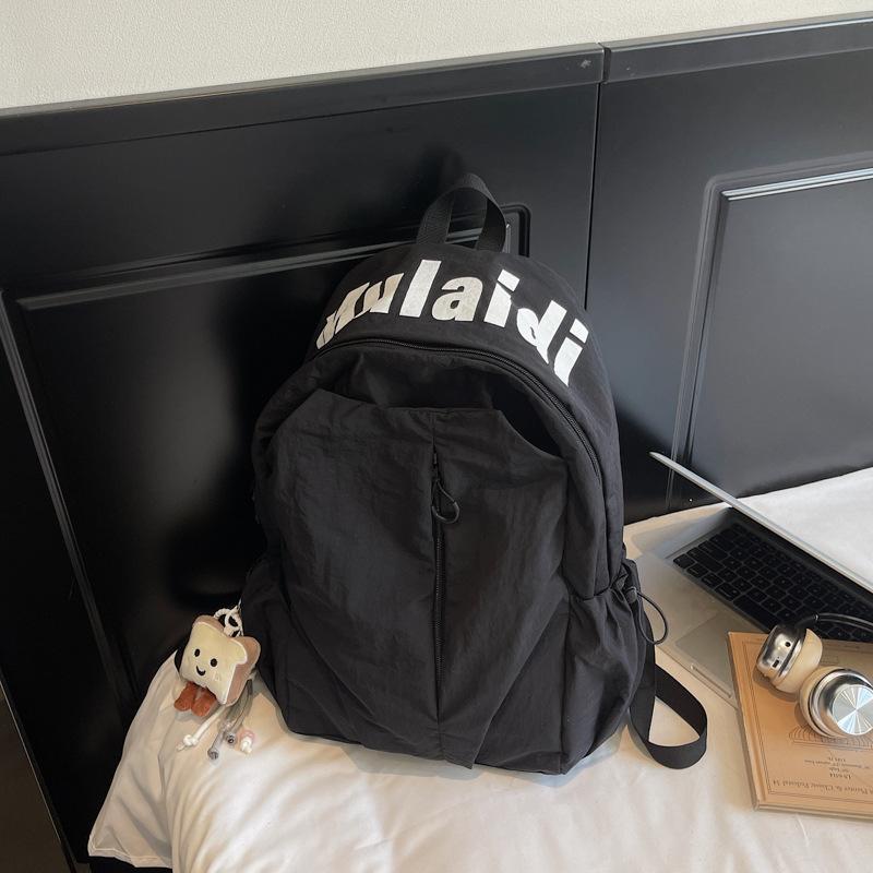 

Водостойкий спортивный и туристический рюкзак большой вместимости для путешествий With pendant чёрный