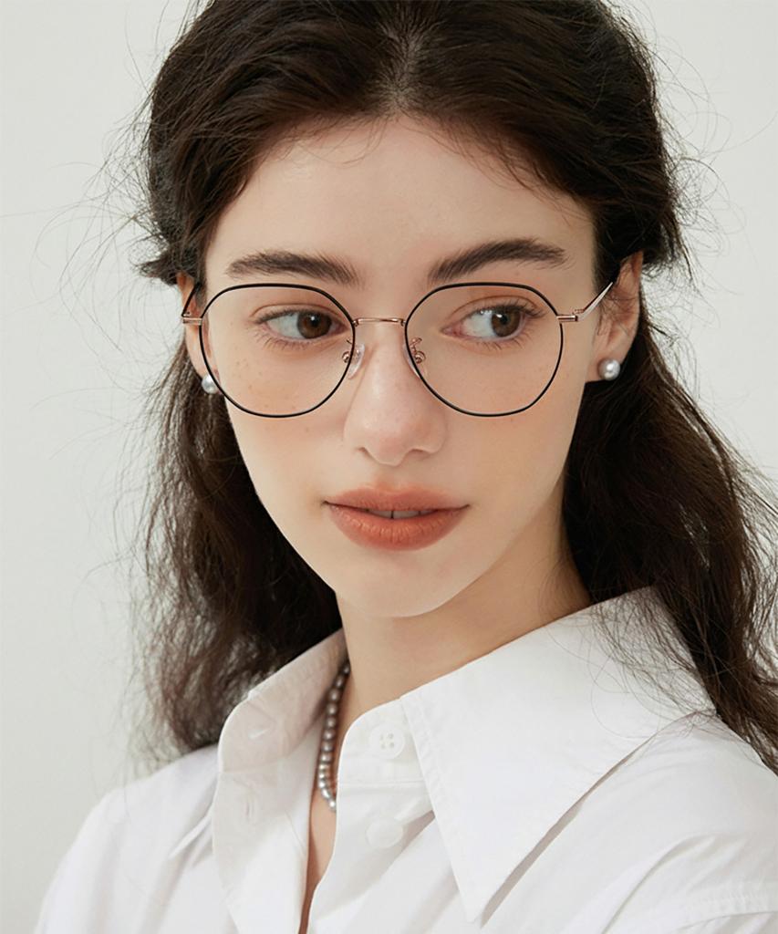 Lingkeonpeuleim 2041 Titanium Eyeglass Frame Silver Black