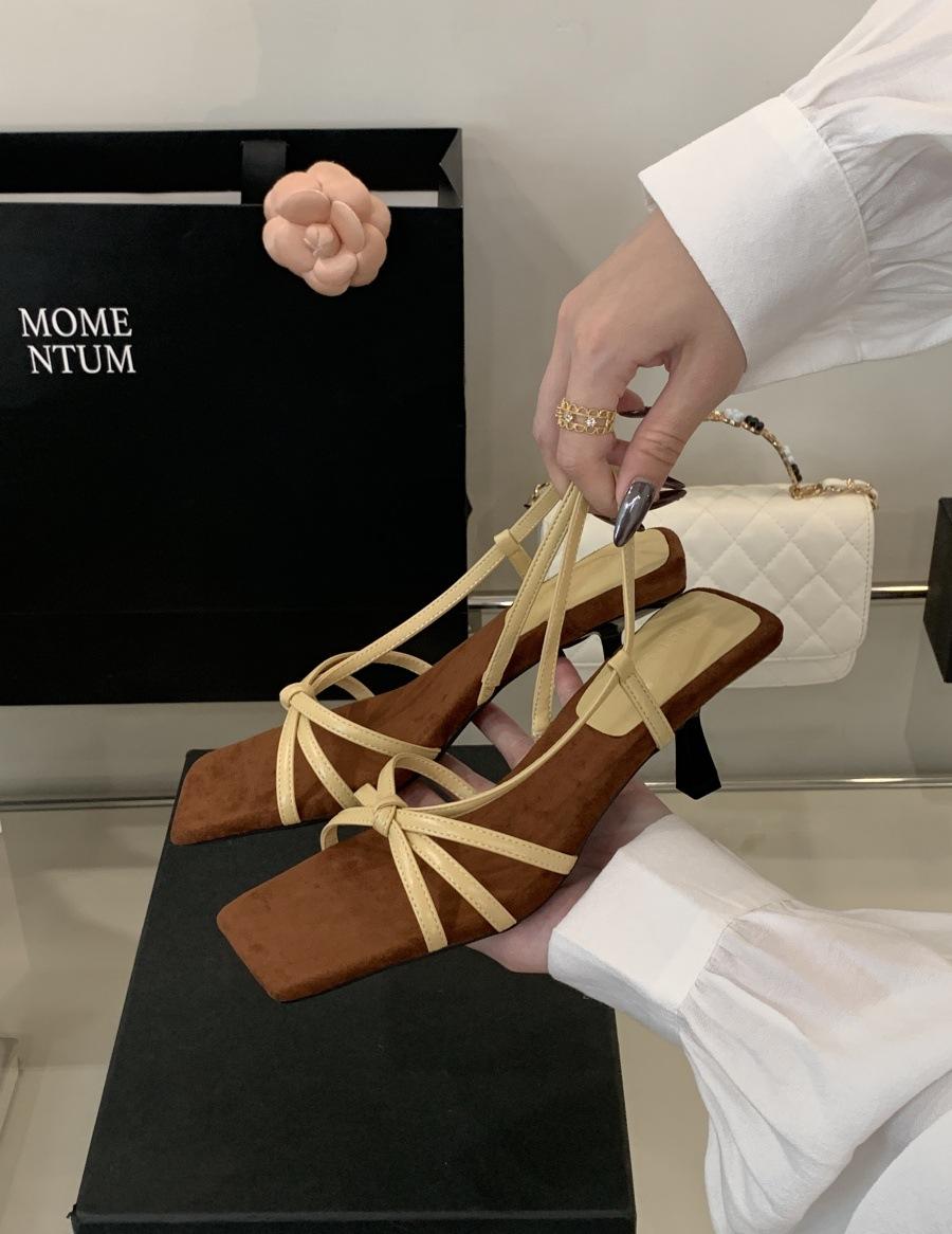 

2025 new fairy style gentle weaving temperament square head open-toed sandals female French design thick heel cool slippers 39 жёлтый