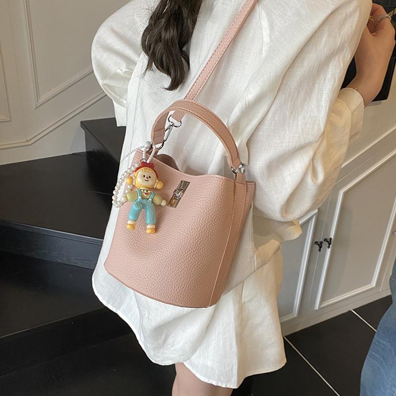Small Bag Women's Summer New Versatile Niche Design Messenger Bag Bucket Shoulder Bag