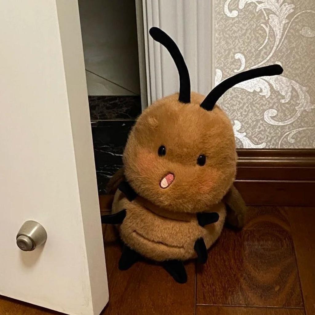 Niedliche und selbstgefällige Xiaoqiang Plüschpuppe große Kakerlakenpuppe kreatives Stoffpuppen-Spielzeug lustige hässlich-niedliche Puppe