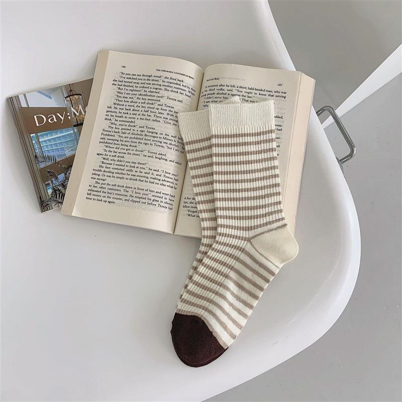 

Вышитые носки до середины икры в полоску с медведем черного, белого, коричневого цвета - Чистый хлопок, Удобные, Стиль японской студентки One Size (Fits 34-40)