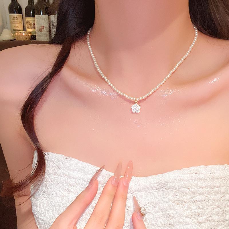 Light Luxury Niche High-end Pearl Necklace Women's Fashion Versatile Temperament Titanium Steel Clavicle Chain Internet Celebrity Necklace