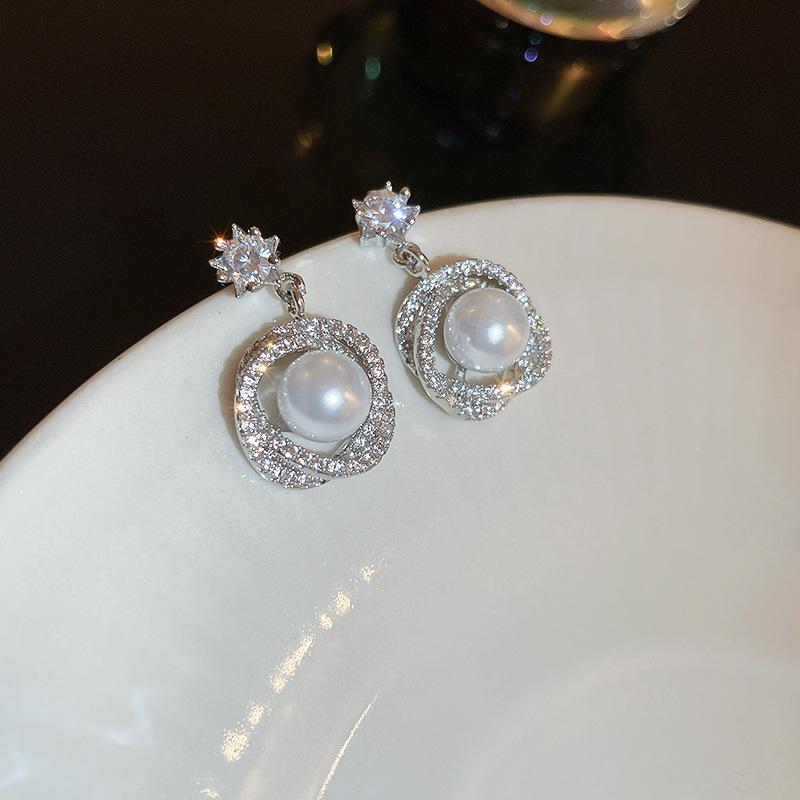 Silver needle metal pearl earrings retro personality earrings court fashion temperament new stud earrings