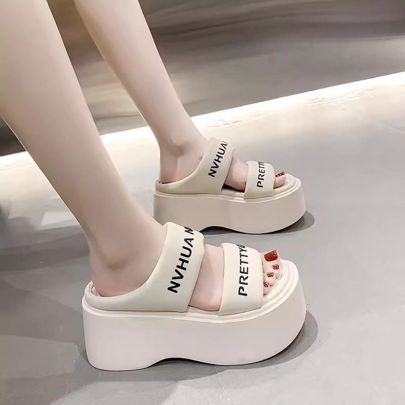 

Модные женские тапочки на платформе, новинка 2024 года, летние дизайнерские туфли на толстой танкетке, пляжные шлепанцы для женщин на открытом воздухе, каблук 8 см, кожаные сандалии 39 бежевый