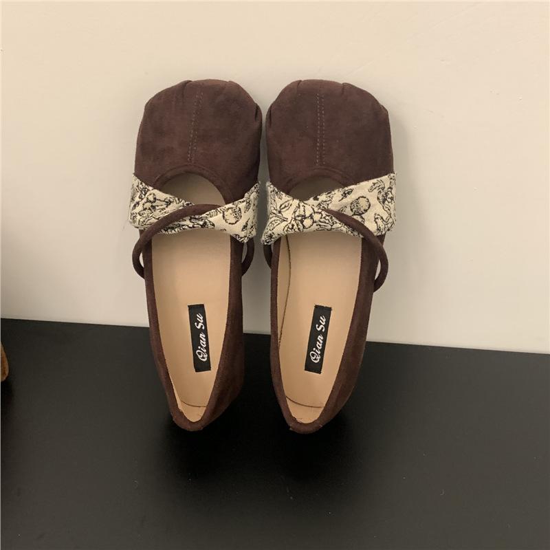 

Gentle fairy style ballet shoes 2025 new French retro temperament elegant suede shallow mouth Mary Jane shoes 39