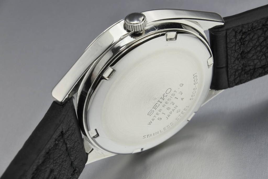 SEIKO A model among businessmen at the time 1975 Lord Matic 25 jewels Crystal glass Automatic Watch strap Excellent condition 5606-8031