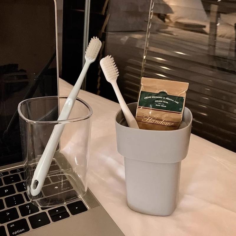 Tragbare Zahnbürstenbecher mit Deckel Plastik Trinkbecher zum Putzen Outdoor-Reise Anti-Fall Zahnbürstenhalter Mundspülbecher