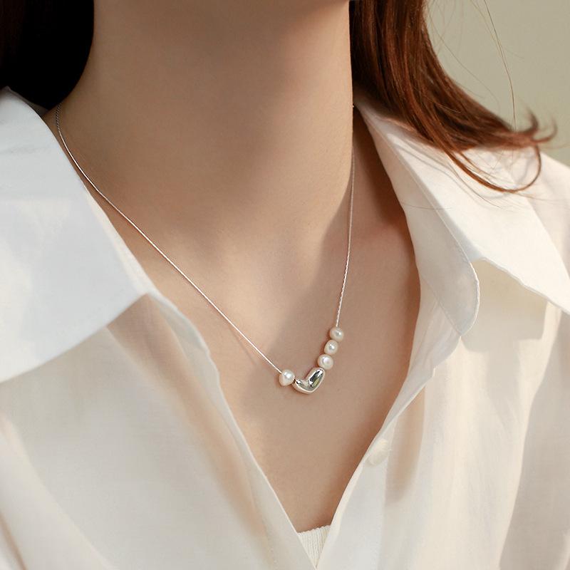 Sweet Pearl Heart Clavicle Necklace for Women – Versatile, Fashionable, and Trendy Layering Accessory