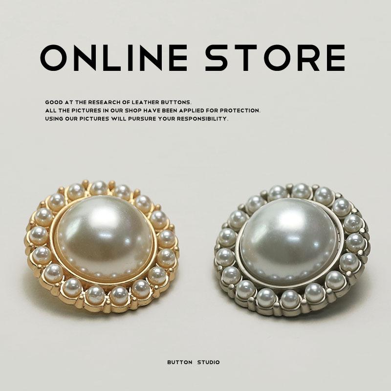 Xiaoxiang Prominente Blumenförmige Perle Diamant Knopf Strickjacke Hemd Pullover Jacke Mantel Anzug Knopf