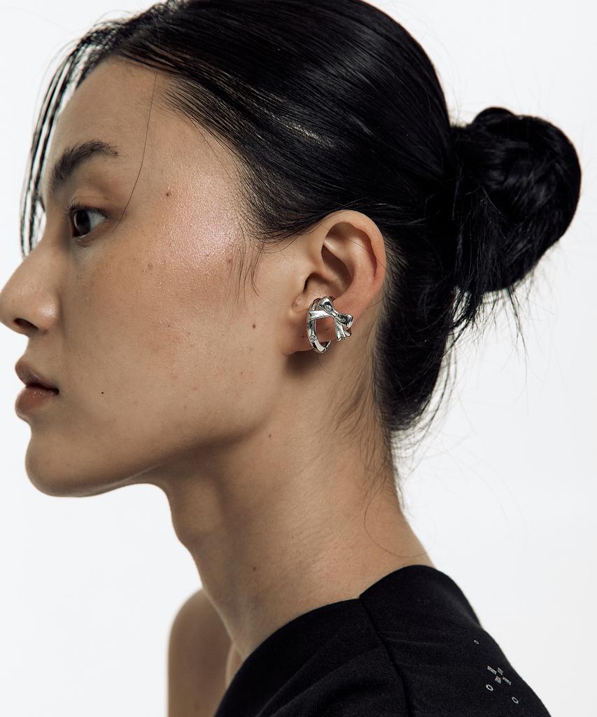 Kashiko Cubic Big Ribbon Ear Cuff