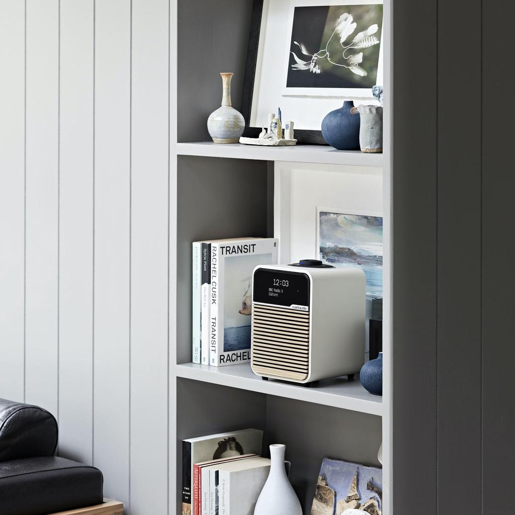 ruarkaudio R1mk4 Deluxe Bluetooth Radio Light Cream